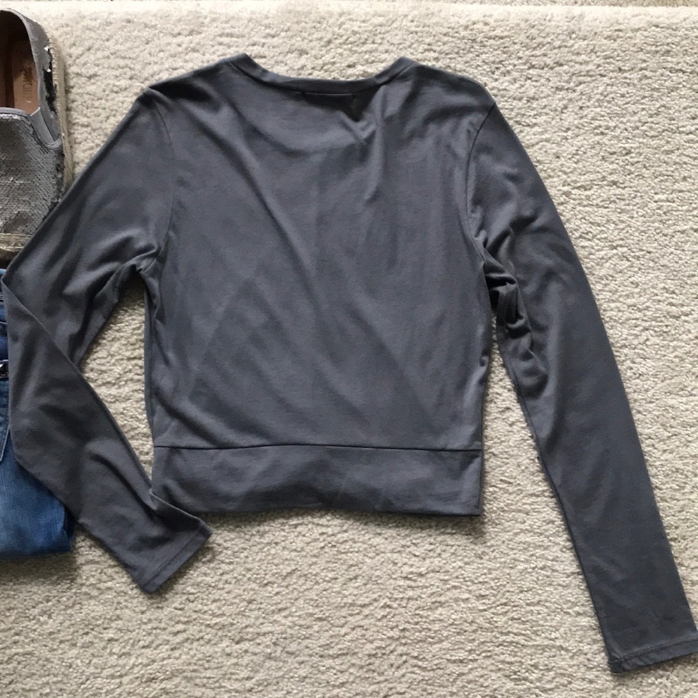 Long Sleeve Twist Front Top - Picture 4 of 6